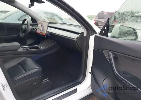 2021 Tesla Model Y Long Range Dual Motor All-Wheel Drive from USA, damaged, VIN 5YJYGAEE0MF187983